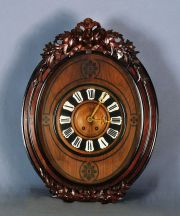Reloj de pared, estilo Victoriano con pend. y ll. Col. J.C. Colombano.