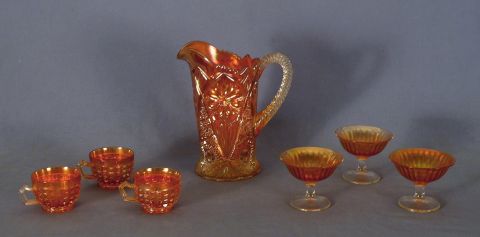 Conjunto de vidrio naranja, jarra, 2 centros tazas y copas -134