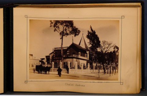 ALBUM de fotografías albúminas circa 1890 de Buenos Aires, Villa Mercedes, San Luis, Mendoza, Santa Fé de aprox. 15 x 23