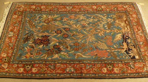 Alfombra Tabriz, lana y seda, Peq. orificio. 218 x 133 cm.