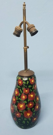 Vaso ovoide en porcelana con flores, hecho lámpara conpantalla. - 15-