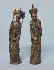Dos figuras orientales de Katmandu Nepal, patinadas, una restaurada.
