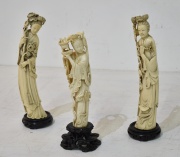 Tres figuras femeninas de marfil. Bases de madera.