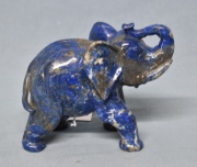 Elefante de piedra azul