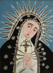 Virgen Dolorosa, pintura bajo vidrio, marco plateado -53- Mide: 45 x 36 cm.