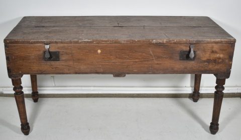 Cama de 1 plaza y 1/2, con balustrillos, de campaña, desarmable, en caja de madera, que se transforma en mesa.