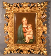 Virgen con Niño, placa porcelana, marco dorado