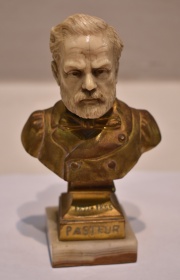 E. Bernaud, Busto del Dr. Pasteur, escultura