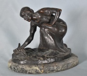 Muller, H. Figura femenina, escultura, bas mármol rota.-1130