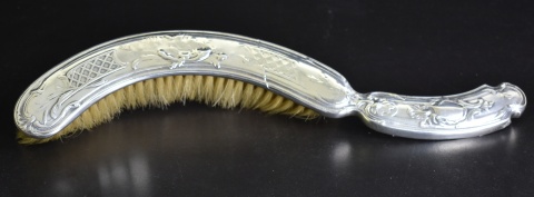 Cepillo de mesa de plata Lappas. Largo: 12,5 cm.