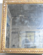 Espejo marco dorado. Averías. Casa Veltri. Mide 46 x 40 cm.