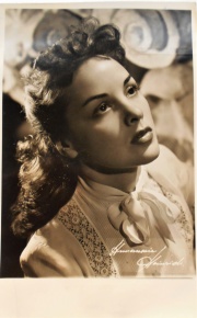 HEINRICH, Annemarie. Fotografía de la actriz argentina, ELISA GALVE, año 1949, mide: 11 x 17 cm.