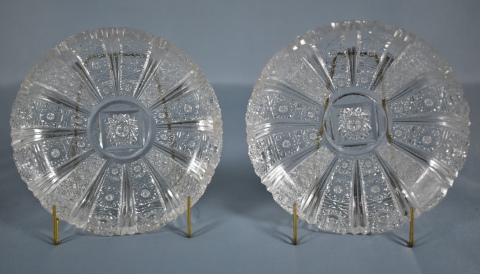 Seis platitos de semi cristal tallado. diámetro: 14 cm.