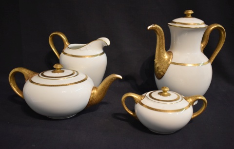 Juego de té porcelana Rosenthal, Bavaria, blanco con virola dorada. Compuesto por:
