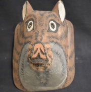 MASCARA CHANE. Cabeza de Tapir. Realizadas en madera policromada.
