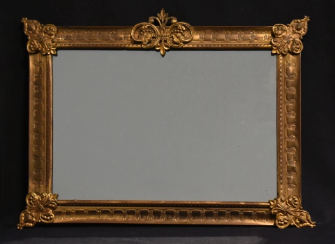 Espejo rectangular, marco de bronce repujado