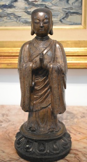 Buda de bronce chino, Alto 35 cm.