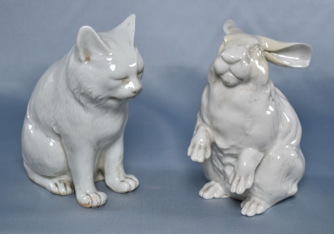 Conejo y gato de porcelana blanca. (170)(169)
