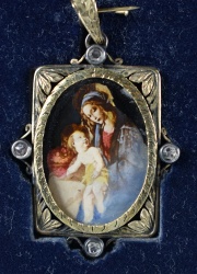 Colgante con miniatura Virgen y el Niño. (401)