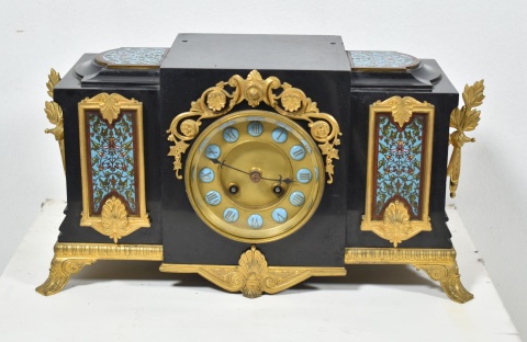 Reloj imperio de pizarra negra y esmalte turquesa y dorado. Faltante. (221bis)