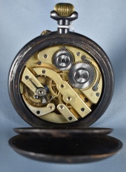 Reloj de Bolsillo Suizo de acero. Desgastes. (575).