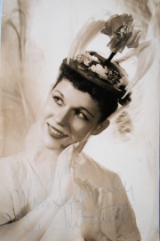 ANNEMARIE HEINRICH, fotografía firmada por la actriz y bailarina IVA KITCHEL, CIRCA 1952. Mide: 11.5 x 17.5 cms