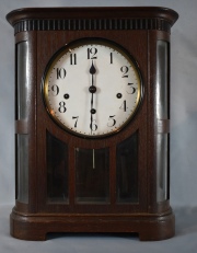 Reloj de chimenea caja de madera con vitrea. Con Pend. y llave.
