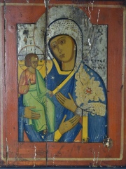 LA VIRGEN Y EL NIÑO, Icono pintado sobre madera, rajaduras. 36,5 x 29 cm.