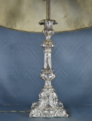 Lampara de mesa estilo Austrohungara, Alto 66 cm. con pantalla