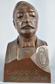 Busto de Roque Saenz Peña de petit bronce. Alto: 15,5 cm.