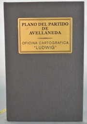 Plano del Partido de Avellaneda. Publicado por la Oficina Cartográfica 'Ludwig' de 90 x 57 cm. Año c. 1930. Entelado.