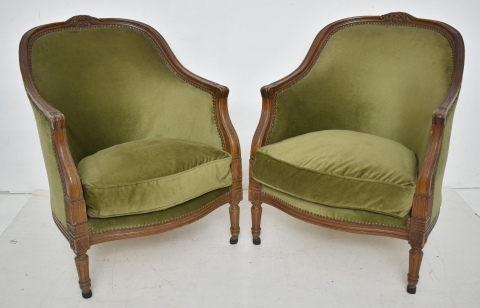 Juego de sala estilo Luis XVI, Sofá y 2 sillones estilo francés, tapizado pana verde. 3 Piezas.