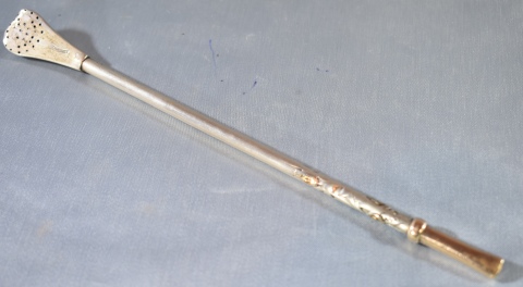 Bombilla plata punzonada de Taddei - La Colina. 22,5 cm. Peso: 34 gr.