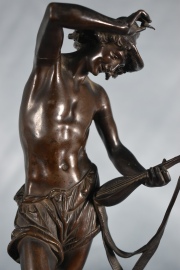 Joven Musico, escultura en bronce de Carrier. Alto: 26, 5 cm.