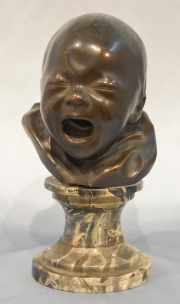 BERNARDO BALESTRIERI , Testa di bambino, escultura de bronce. Alto total: 23 cm.
