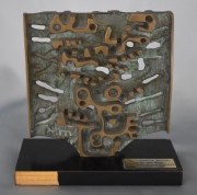 Rodriguez, Hugo 'Los Vientos', escultura en bronce. Alto total: 22 cm.