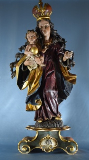 Virgen y el niño. Talla de madera policromada. Escuela centro-europea. Siglo XIX.