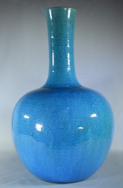 Vaso chino porcelana turquesa. Alto: 37 cm.