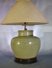Lámpara de mesa celadon verde. Alto Potiche: 27 cm.