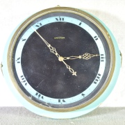Reloj Chevron, montura verde laqueada Henri Ditisheim. Diám. 12,5 cm.