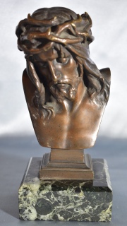 Marioton 'BUSTE DU CHRIST', escultura de bronce, base de mármol. Alto total: 23 cm.