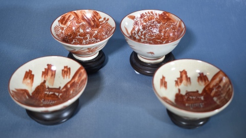 Cuatro pequeños bowls Kutani, diferentes motivos.
