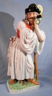 FIGURA, de porcelana Herend Hungary pintada a mano, numerada y sellada. Altura 30 cm