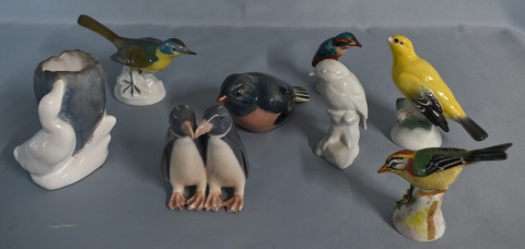 20 Aves de porcelana, diferentes tamaños. Tres con deterioros. Manufacturas:Meissen, Ludwigsburg, Denton, Rosenthal etc.