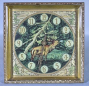 Reloj de mesa cuadrangular con figura de ciervo. Mide: 13 x 12,5 cm.