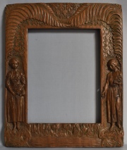 Marco de madera tallada. Leo Mahlknecht. Mide: 44 x 36 cm.
