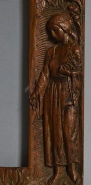 Marco de madera tallada. Leo Mahlknecht. Mide: 44 x 36 cm.