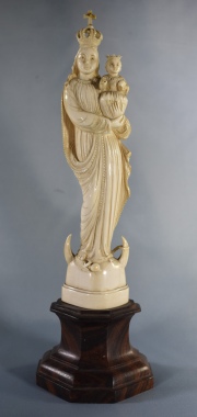 Virgen Inmaculada, talla de marfil , Corona Restaurada.