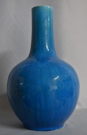 Vaso chino de cerámica turquesa, cuello alto. Alto 40 cm.