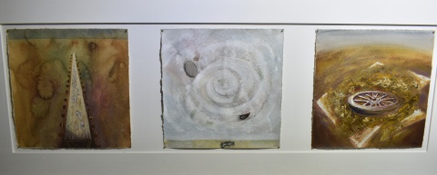 Juan Doffo, Tríptico. Acrílico, témpera y collage sobre papel. Cada papel mide: 45 x 45 cm. Marco mide: 77 x 206 cm.